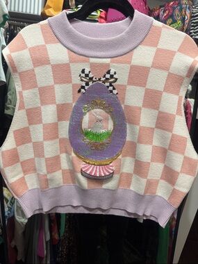QUEEN OF SPARKLES Pink and White Checker Knit Vest with Lavender Egg Motif